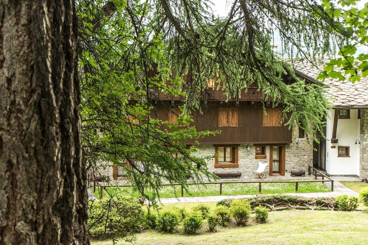 Joivy Superb Apartments For 6 With Mountain View And Garden In Courmayeur Exterior photo